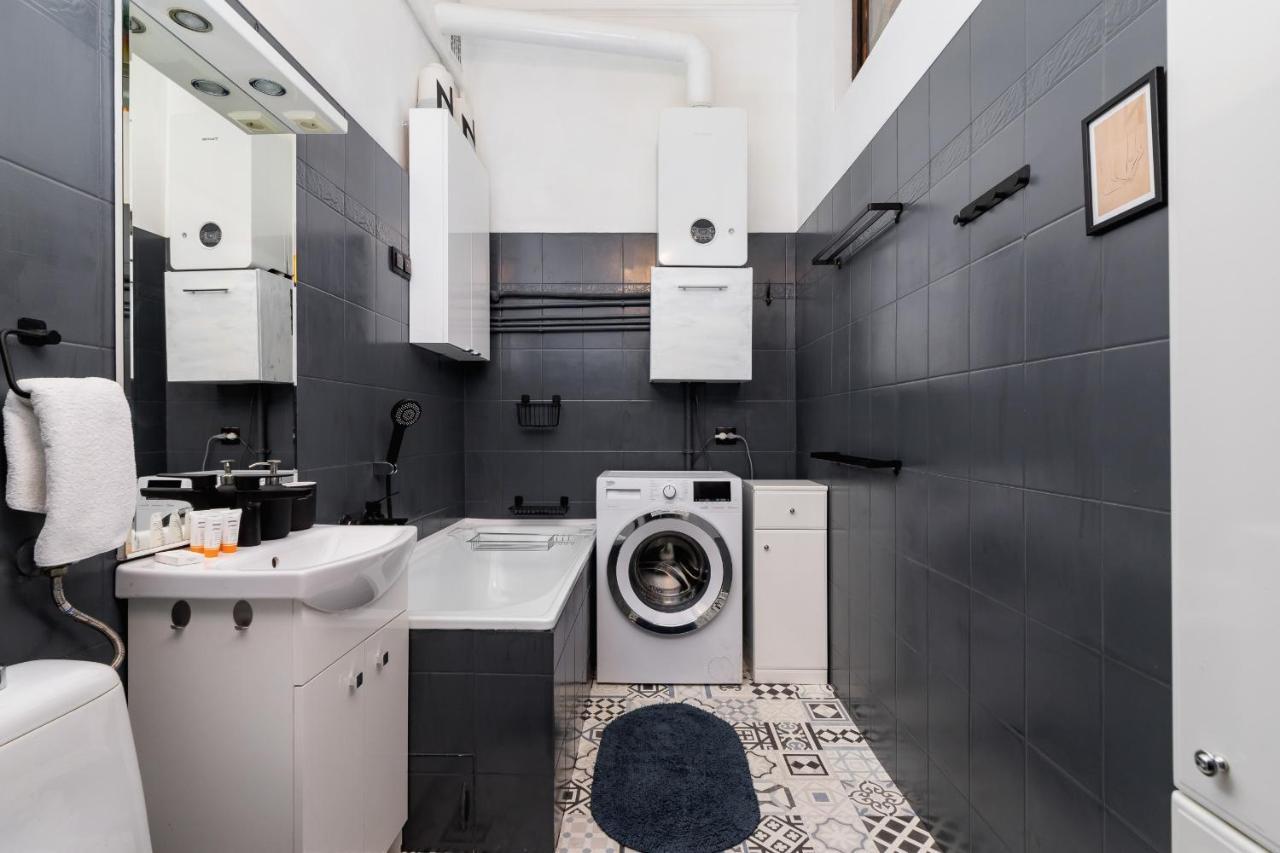 Podwale Apartment Uj Downtown Cracow By Noclegi Renters 克拉科夫 外观 照片