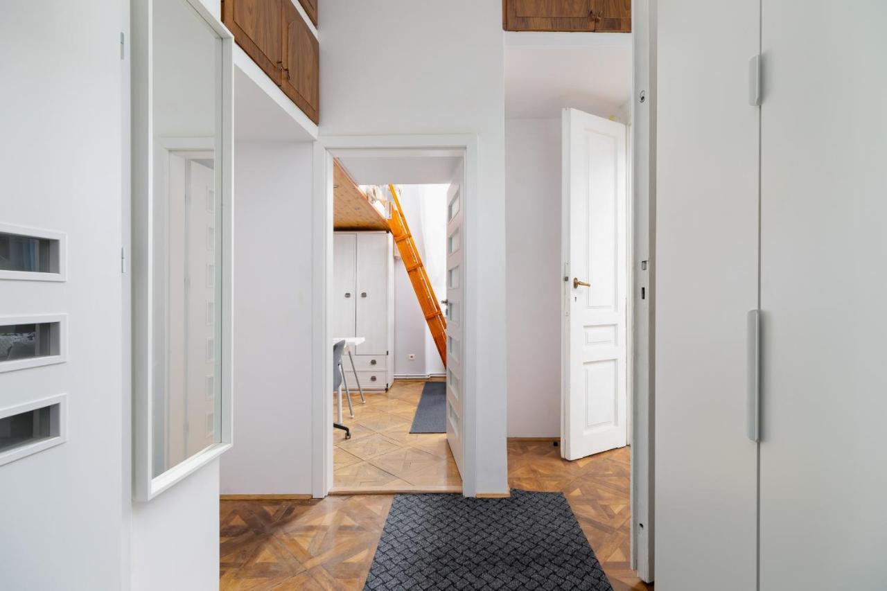 Podwale Apartment Uj Downtown Cracow By Noclegi Renters 克拉科夫 外观 照片