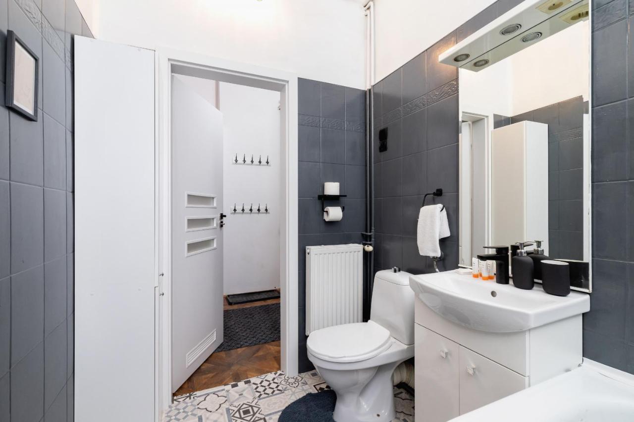 Podwale Apartment Uj Downtown Cracow By Noclegi Renters 克拉科夫 外观 照片